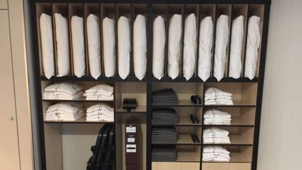 低反発枕・クッション枕・浴衣・ガウン貸出棚（各階）