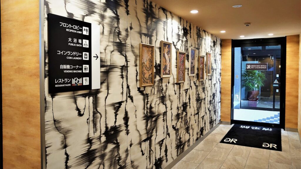 清采館1階連絡通路：ギャラリー