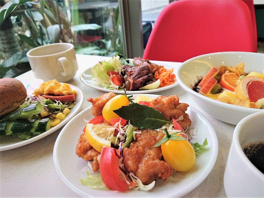 朝食盛り付け例