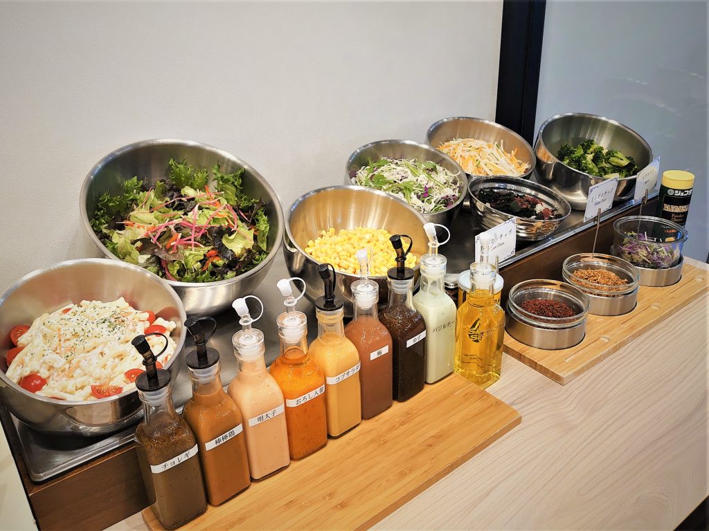 サラダ・ドレッシングも沢山ご準備しています！