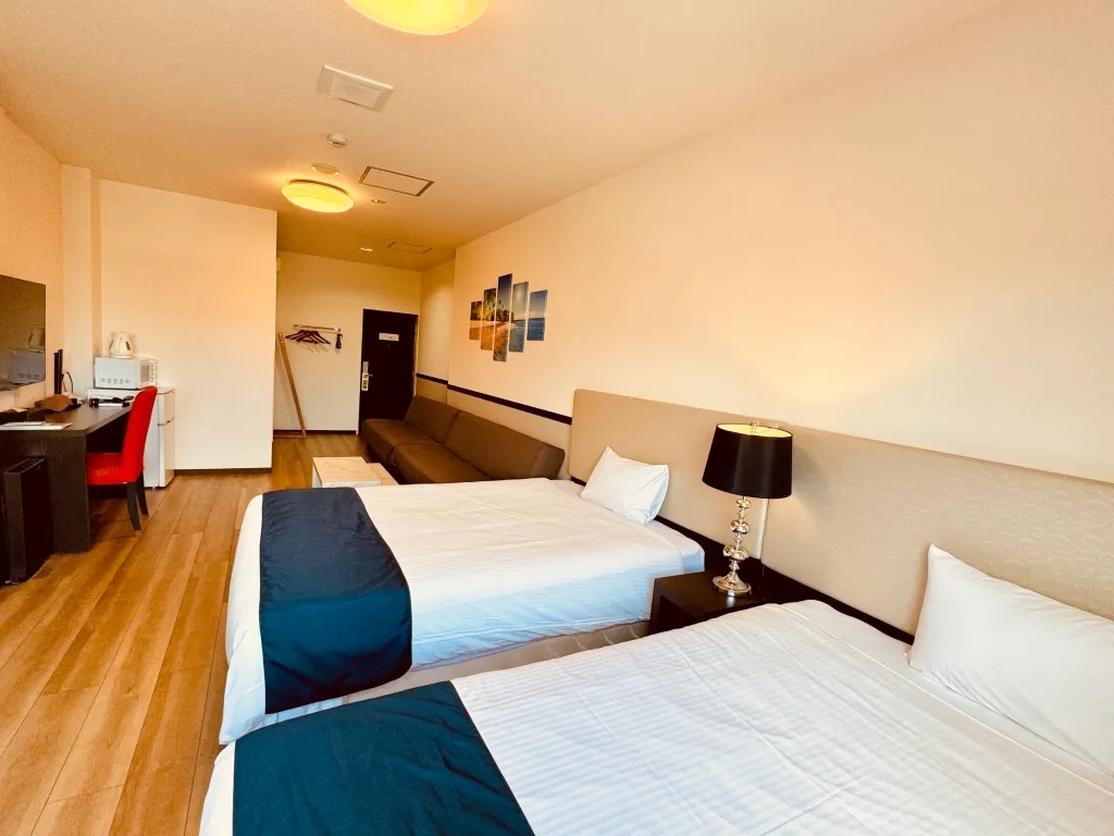 プレミアツイン-C (ダブルベッド×2)